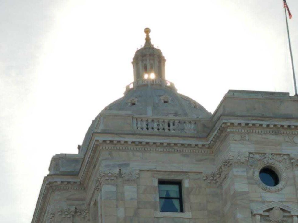 Lawmakers looking into limiting the length of governor's emergency powers