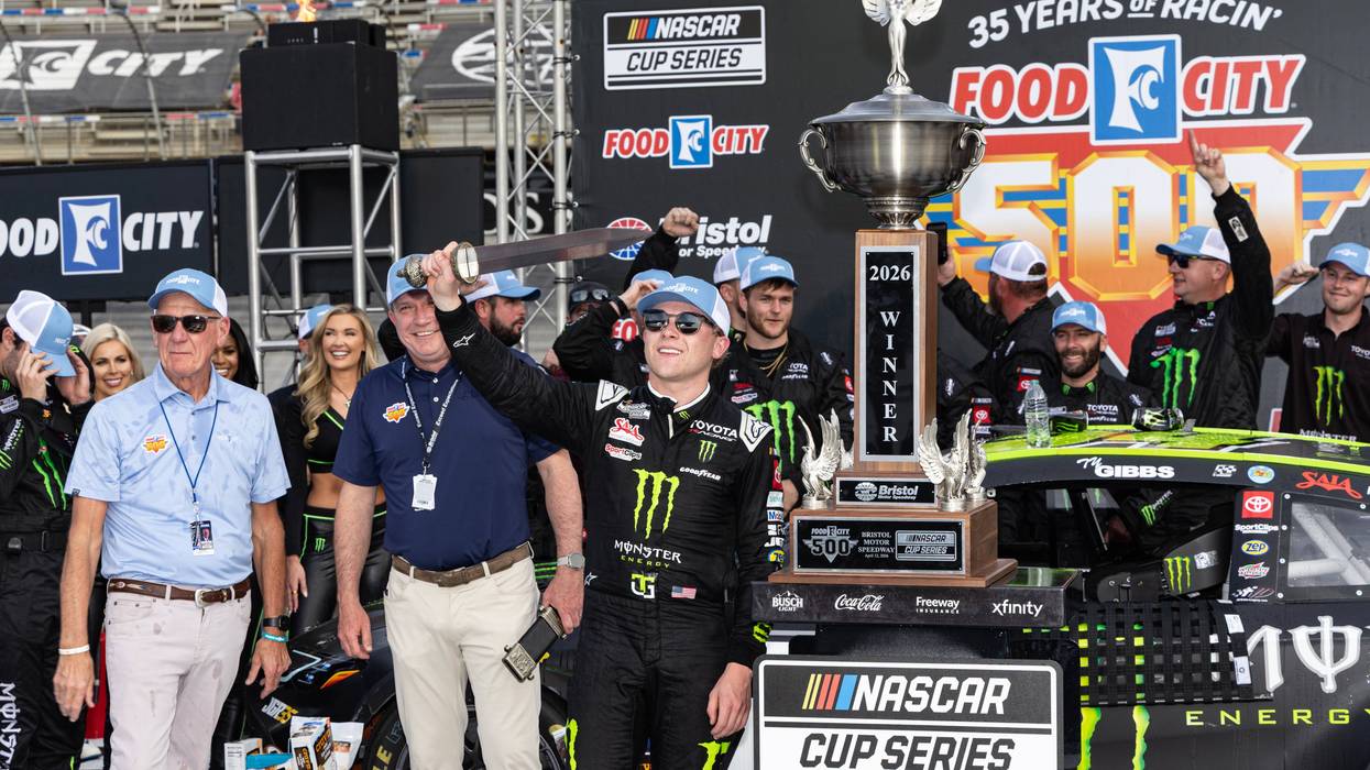 NASCAR Bristol Auto Racing 4628