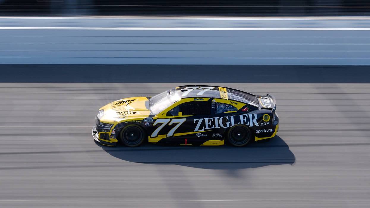 NASCAR Michigan Auto Racing 24