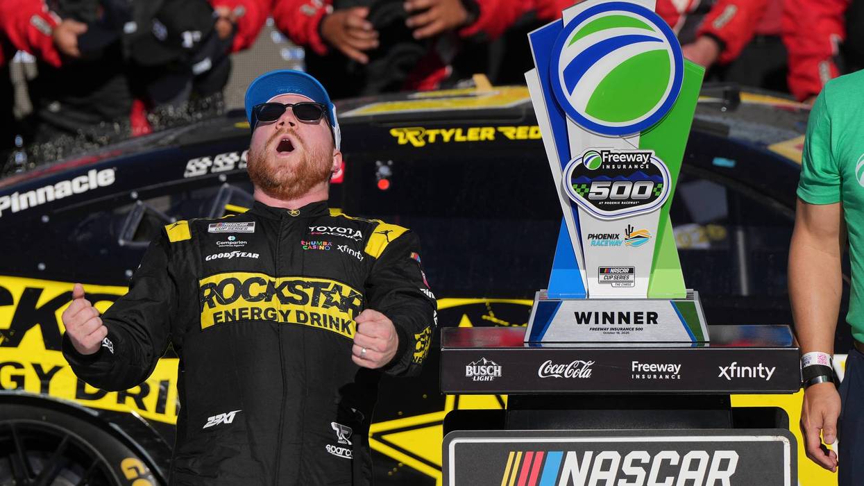 NASCAR Phoenix Auto Racing