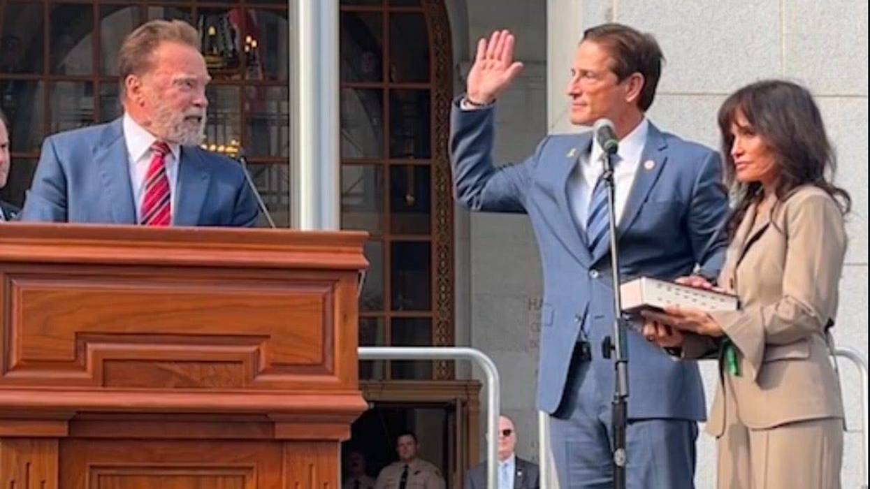 nathan hochman being sworn in
