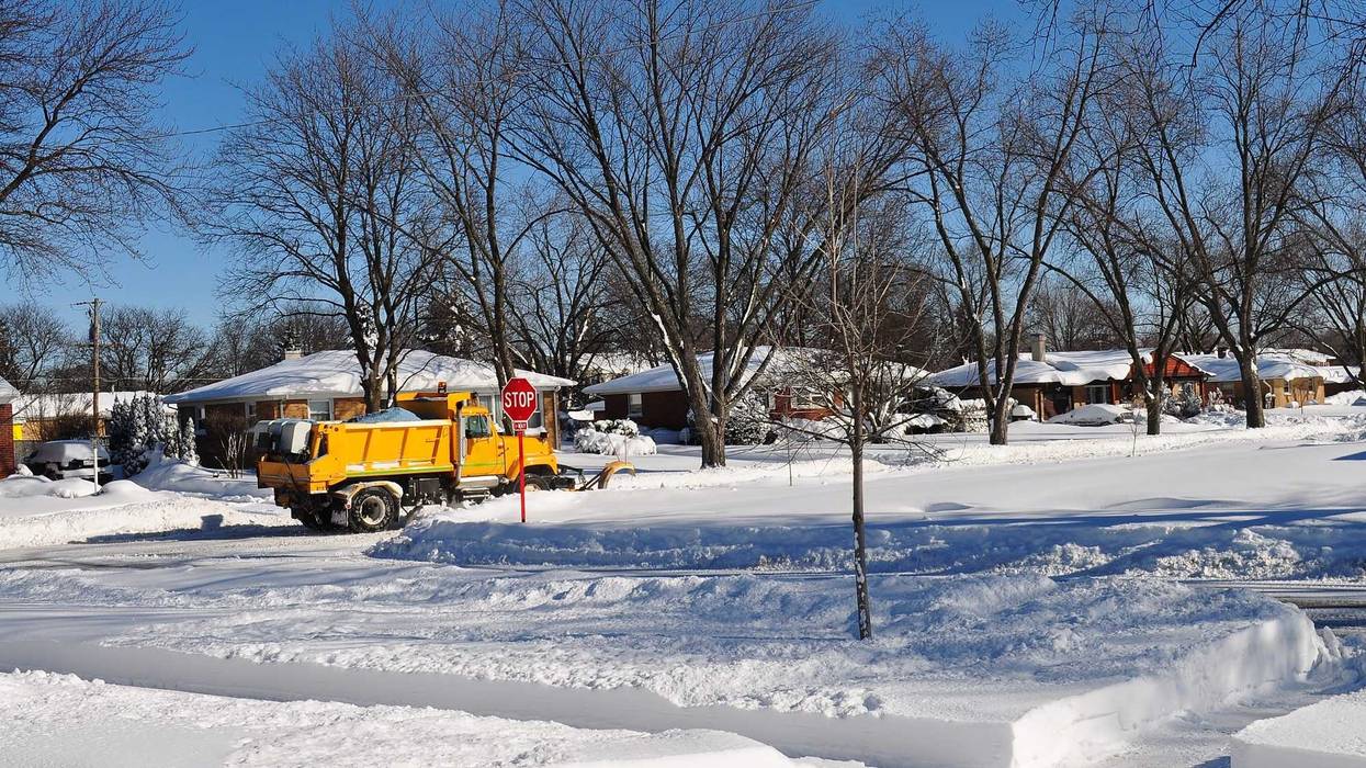 Need extra cash this winter? IDOT is hiring ‘snowbirds’ to plow and salt streets.