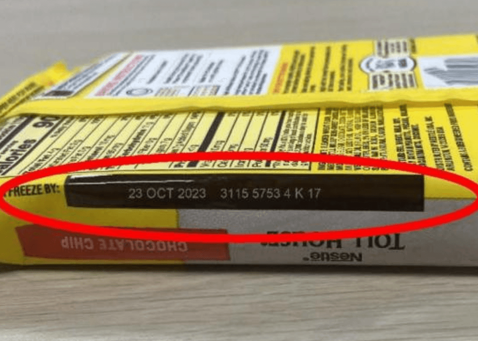 NESTLÉ® TOLL HOUSE® Chocolate Chip Cookie Dough Bar (16.5 oz) - Product Packaging