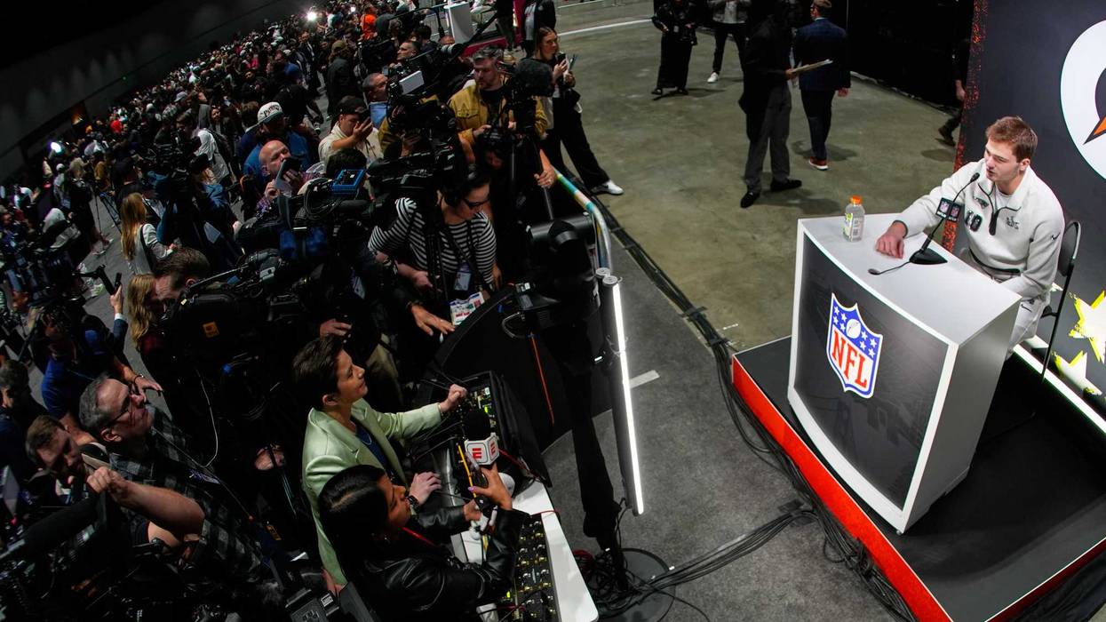 Patriots and Seahawks kick off Super Bowl festivities with a quieter, calmer, tamer Opening Night