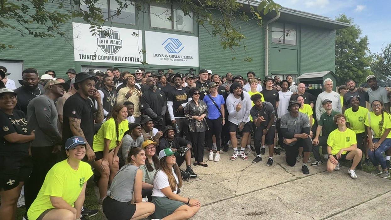 Saints revitalize New Orleans community center in team-building event