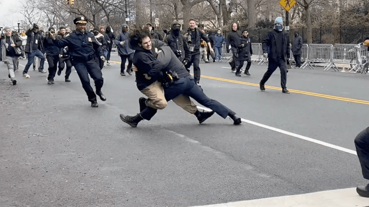 New video released this week shows the moment NYPD officers heroically tackle alleged Gracie Mansion bombing suspect Emir Balat on March 7, 2026.