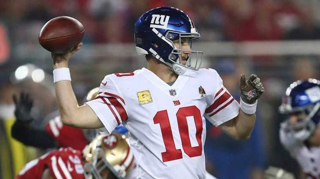 New York Giants quarterback Eli Manning (10) passes against the San Francisco 49ers during the first half of an NFL football game in Santa Clara, Calif., Nov. 12, 2018.