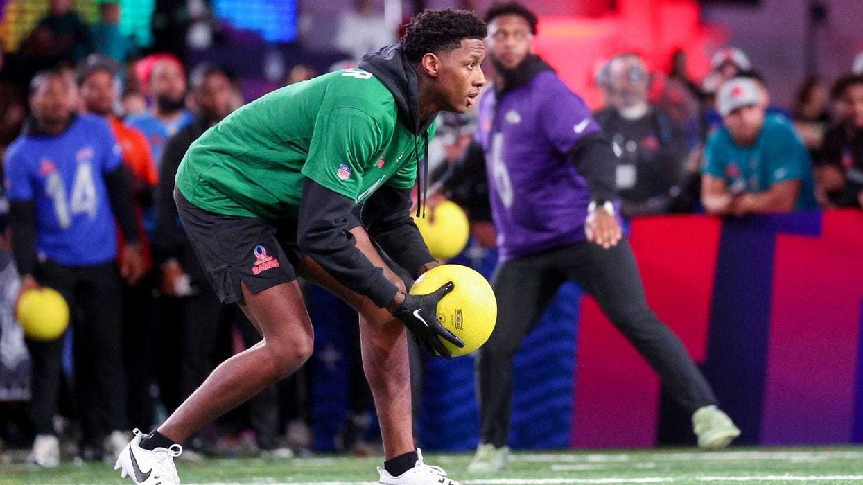 New York Jets cornerback Sauce Gardner (1) participates in the NFL Pro Bowl Skills Competition at the UCF NIcholson Fieldhouse