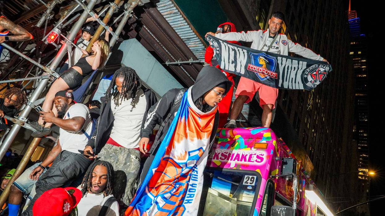 A ‘secure zone’ stops Knicks fans from gathering outside MSG, rankling die-hards and the team owner