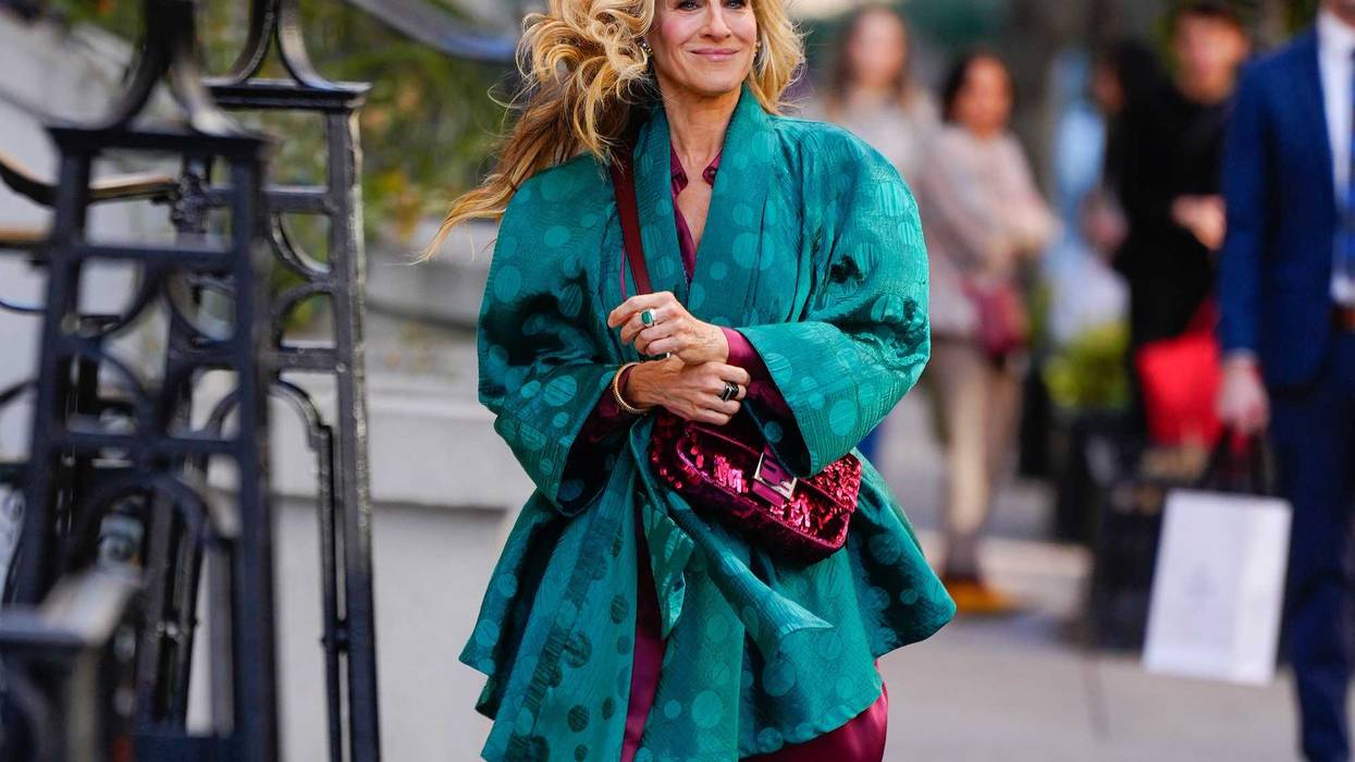 NEW YORK, NEW YORK - JANUARY 09: Sarah Jessica Parker films a scene for 'And Just Like That' on January 09, 2023 in New York City. (Photo by Gotham/GC Images)