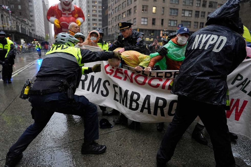 New York Police arrest Pro-Palestinian protesters