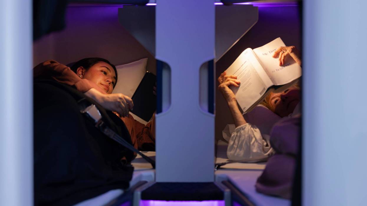 New Zealand Plane Economy Bunks 5