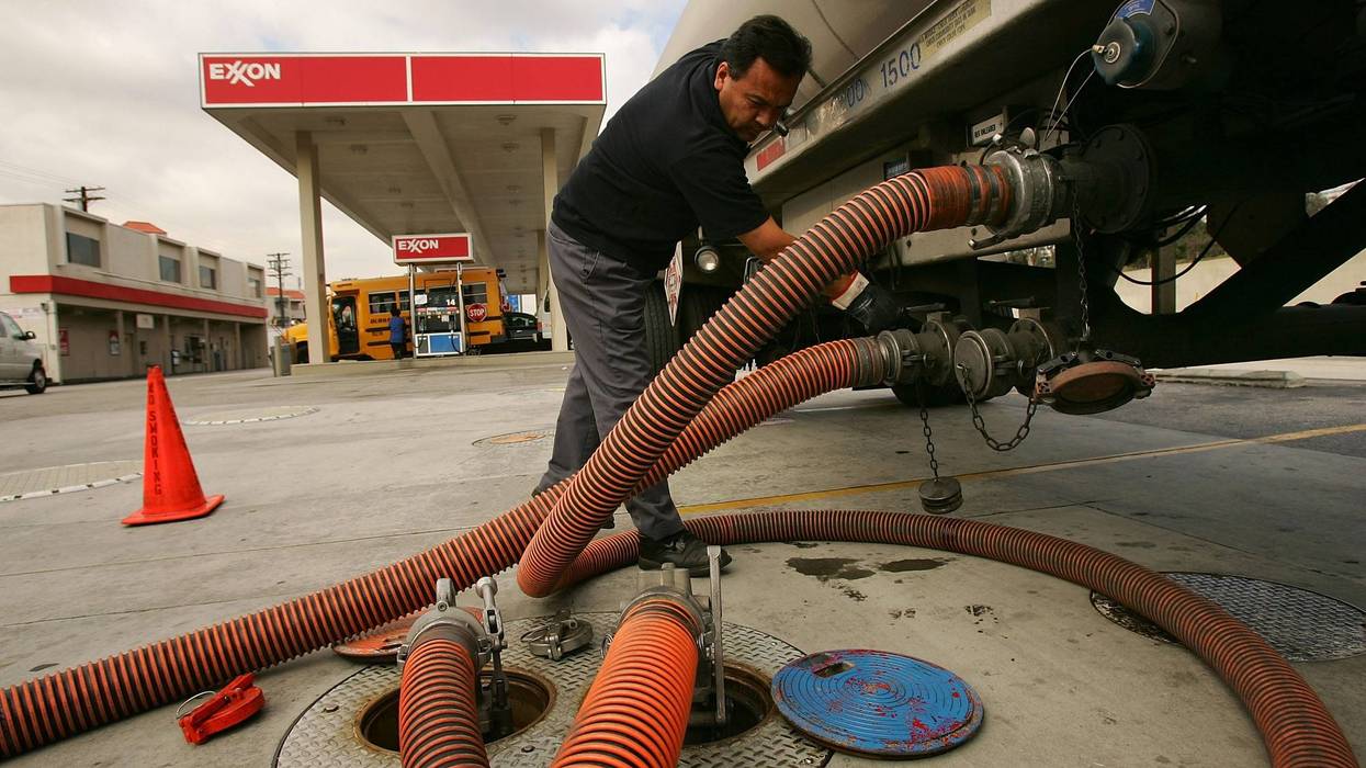 Newsom pushes for early distribution of cheaper gasoline amid soaring prices