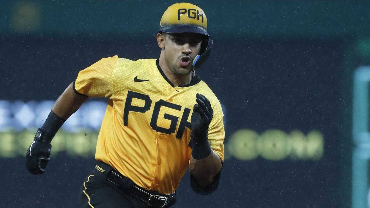 Nick Gonzales running after 3B