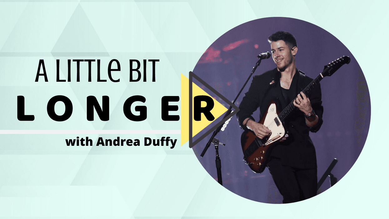 Nick Jonas Had Something in His Teeth at The GRAMMYs A Little Bit Longer with Andrea Duffy (1/27)