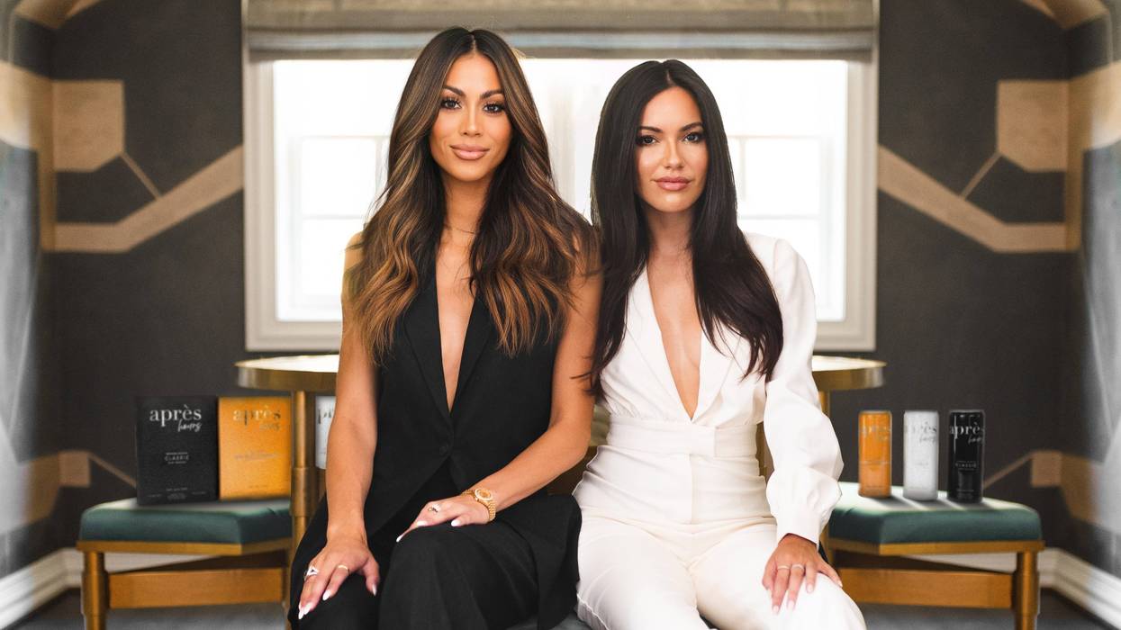 Nicole Craven and Alexis Smith