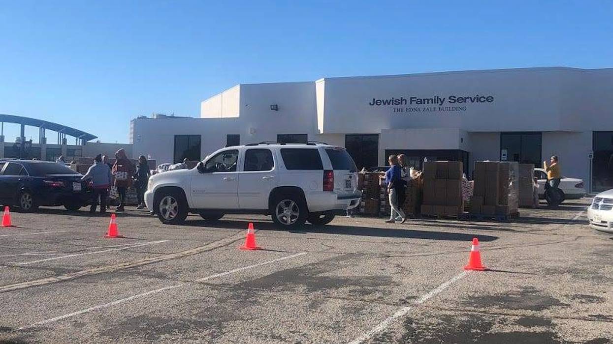 Non-profit hosts Thanksgiving food distribution as it prepares to open permanent pantry