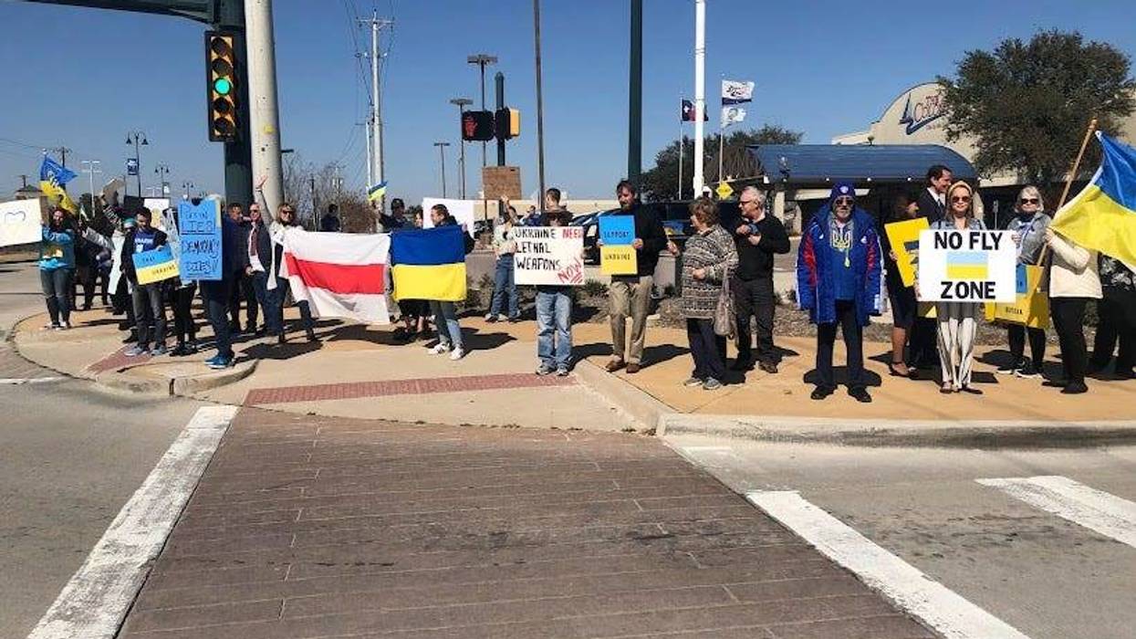 North Texas Ukrainians rally in support of their homeland still under siege by Russia