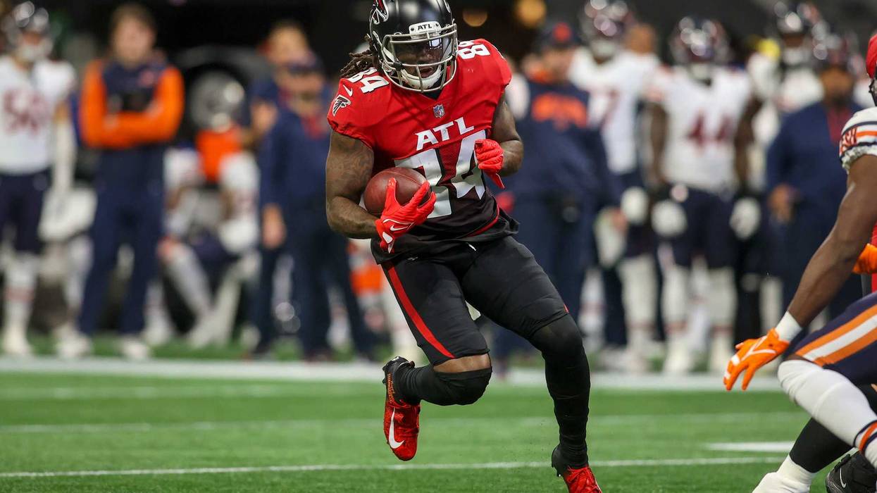 Nov 20, 2022; Atlanta, Georgia, USA; Atlanta Falcons running back Cordarrelle Patterson (84) runs the ball against the Chicago Bears in the first quarter at Mercedes-Benz Stadium.