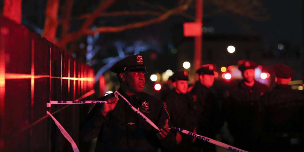 1 dead, another injured in Random broad daylight Bronx double stabbing