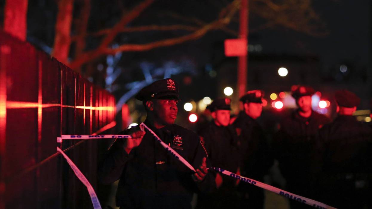 1 dead, another injured in broad daylight Bronx double stabbing