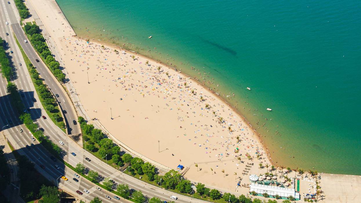 Oak street beach at the Lake Shore Drive, city beach, Lake Michigan, Chicago, USA
