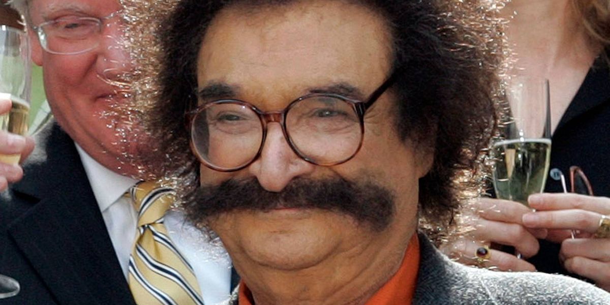 Джин Шалит, давний кинокритик шоу «Сегодня» с густыми волосами и массивными усами, умер в возрасте 100 лет.