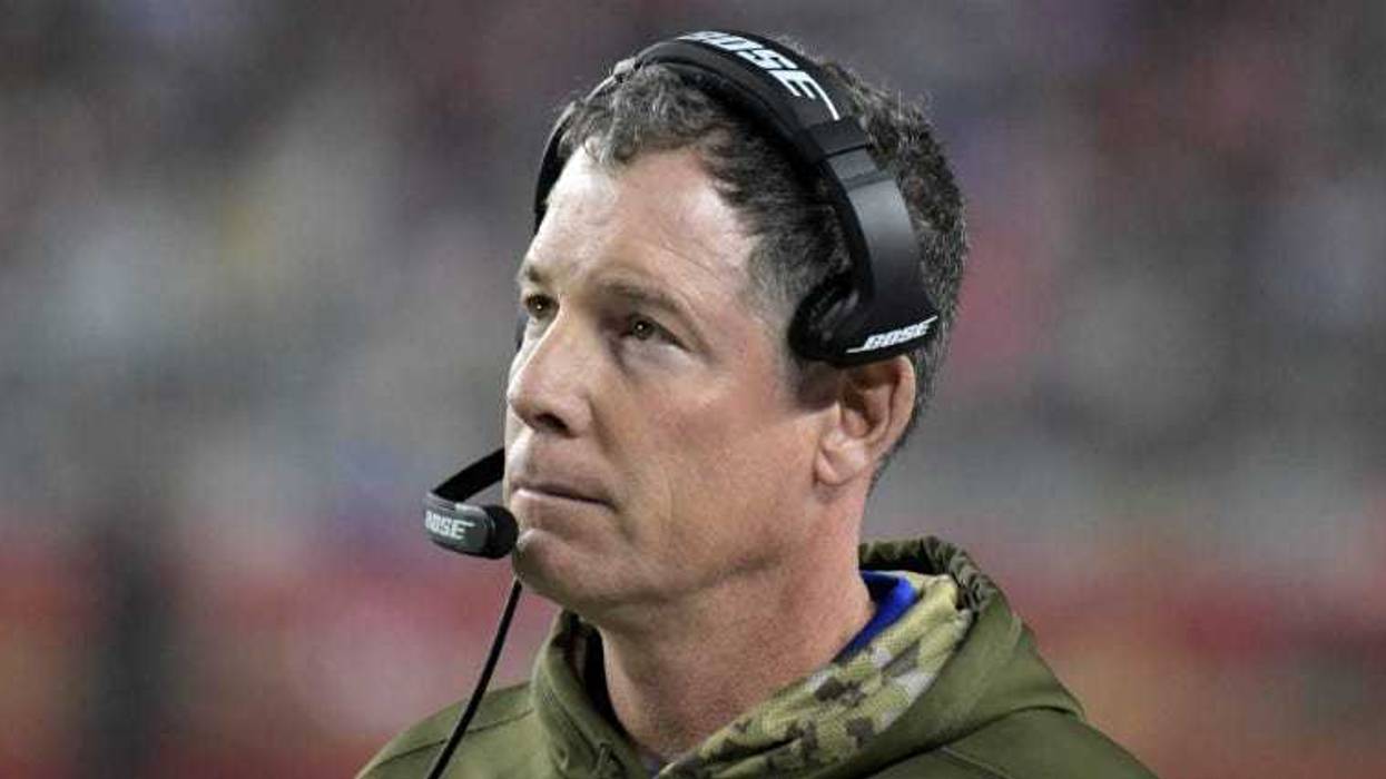 Oct 11, 2018; East Rutherford, NJ, USA; New York Giants head coach Pat Shurmur (middle) looks on during warmups before a game against the Philadelphia Eagles at MetLife Stadium. Mandatory Credit: Brad Penner-USA TODAY Sports