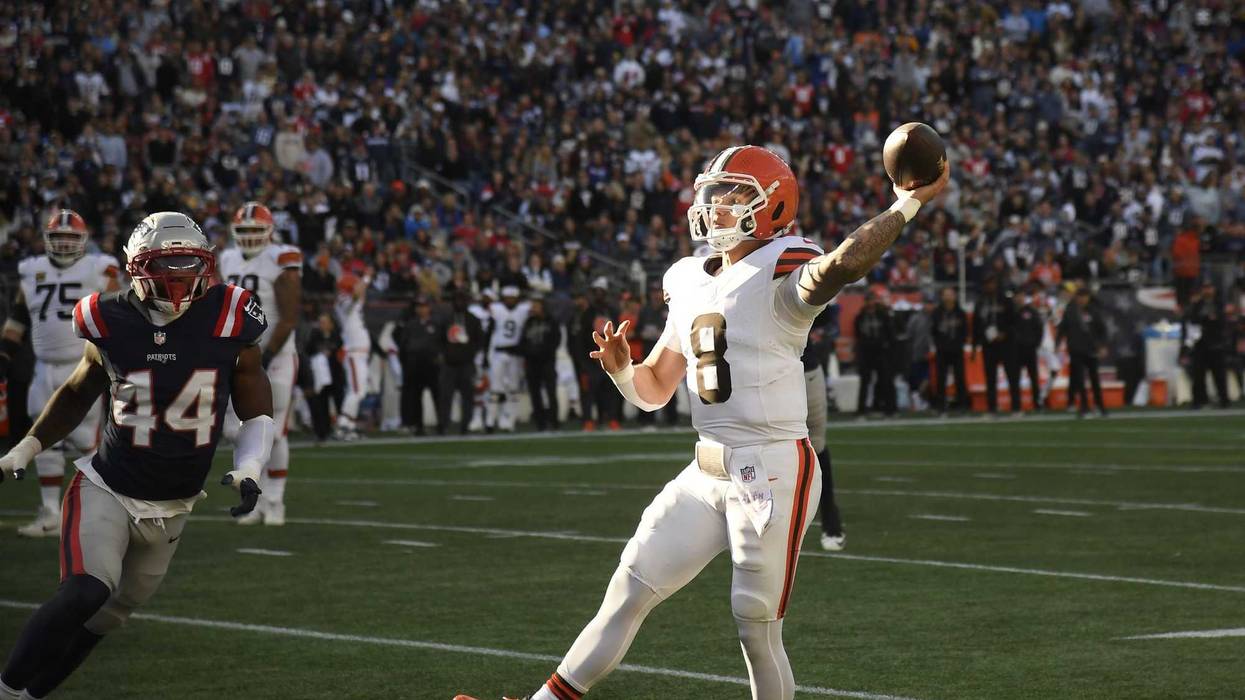 Oct 26, 2025; Foxborough, Massachusetts, USA; Cleveland Browns quarterback Dillon Gabriel (8) throws the ball during the fourth quarter against the New England Patriots at Gillette Stadium