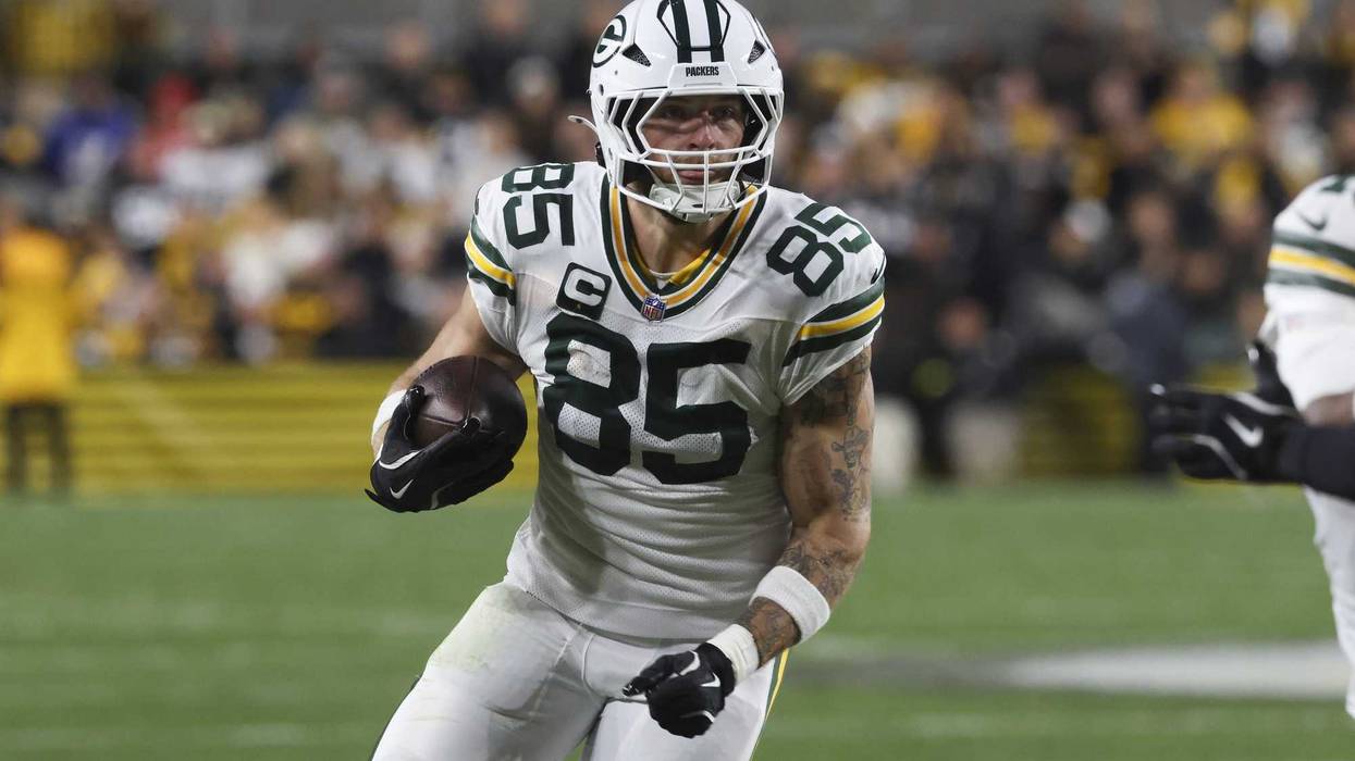 Oct 26, 2025; Pittsburgh, Pennsylvania, USA; Green Bay Packers tight end Tucker Kraft (85) runs after a catch for a touchdown against the Pittsburgh Steelers during the first quarter at Acrisure Stadium. Mandatory Credit: Charles LeClaire-Imagn Images