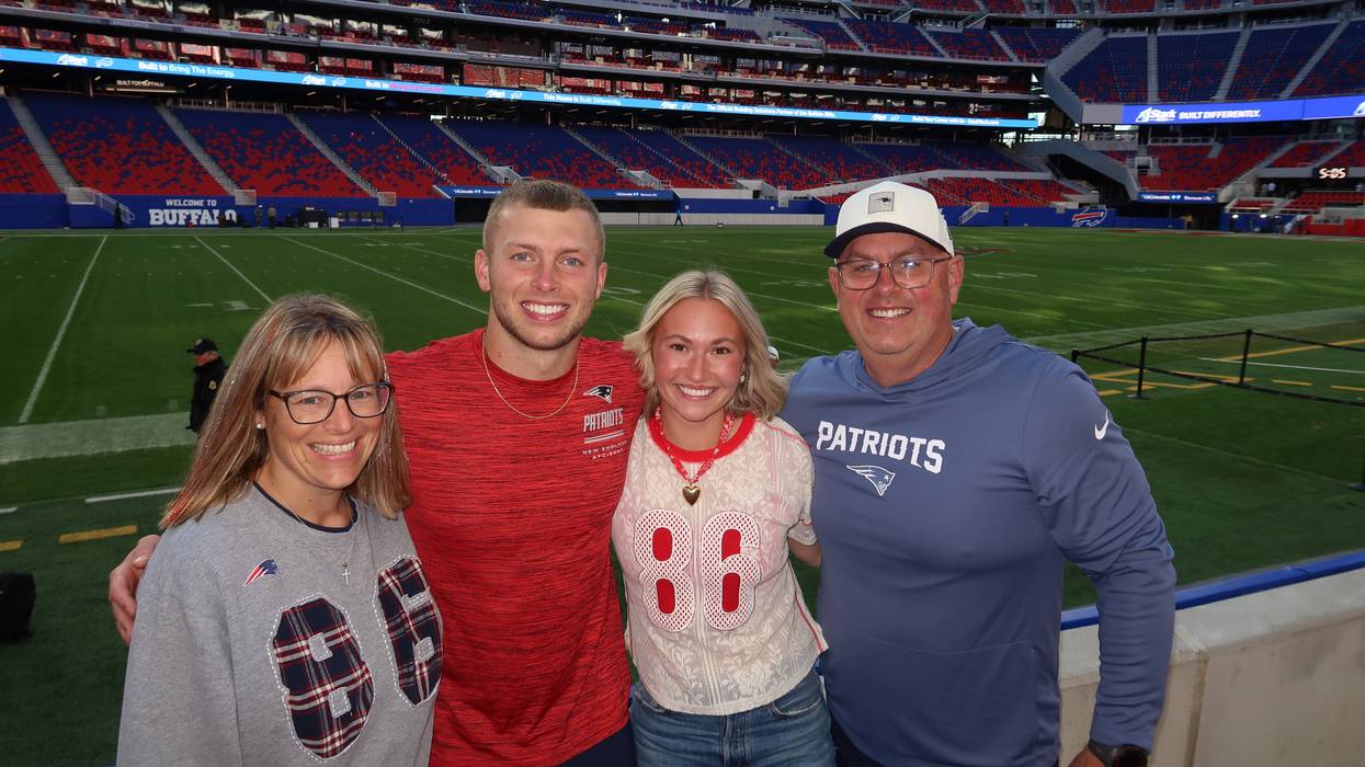 'My heart was going to explode': Inside the 2,400-mile journey of Efton Chism III’s parents to catch his breakout moment