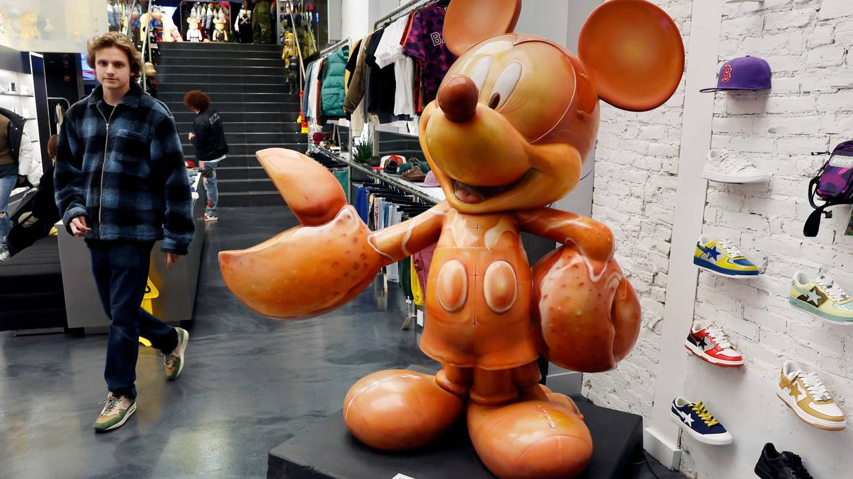 ODD Lobsta Mickey Statue