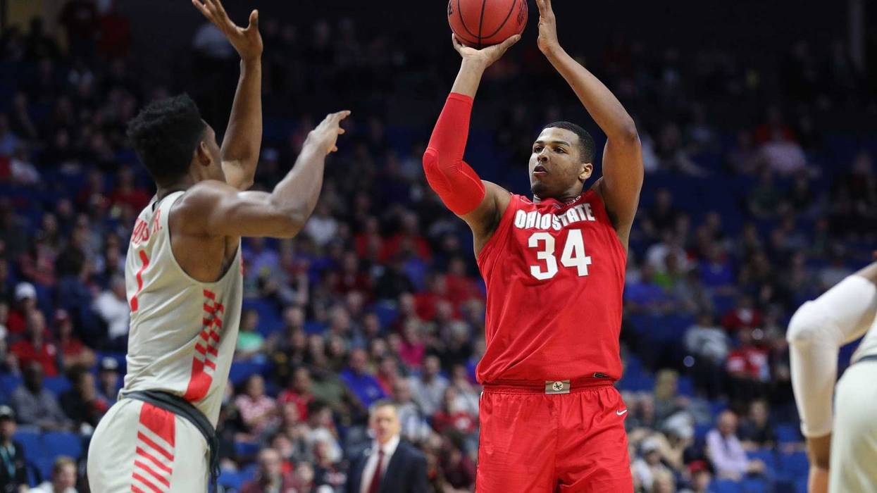 Ohio State Buckeyes forward Kaleb Wesson (34) shoots the ball as Houston Cougars center Chris Harris Jr. (1) defends during the first half in the second round of the 2019 NCAA Tournament at BOK Center.