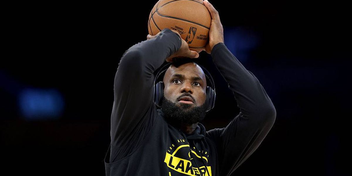 Will LeBron James take a pay cut to leave Lakers for Cavs?