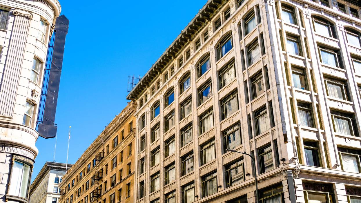 old beaux arts building in downtown la