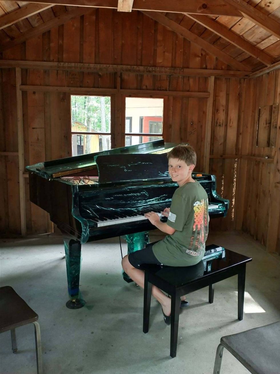 Oliver Strickfaden at the piano