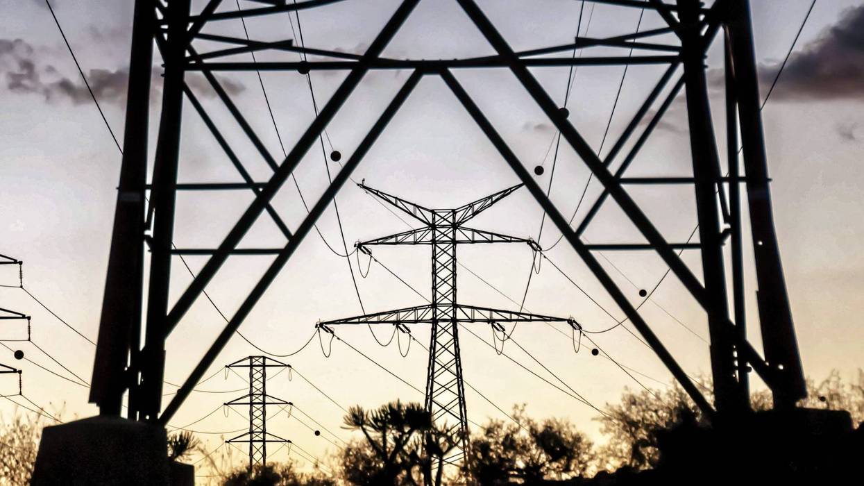 On a day that a heat wave pushed temperatures into the 90s in the San Fernando Valley, roughly 6,500 Los Angeles Department of Water and Power customers lost electricity Monday in the Valley Glen and Sherman Oaks areas due to possible explosions in underground electrical vaults. (Getty Images)