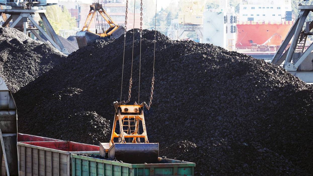 On the first Spare The Air day of the season, coal rail transports are negatively impacting air quality in the Bay Area.