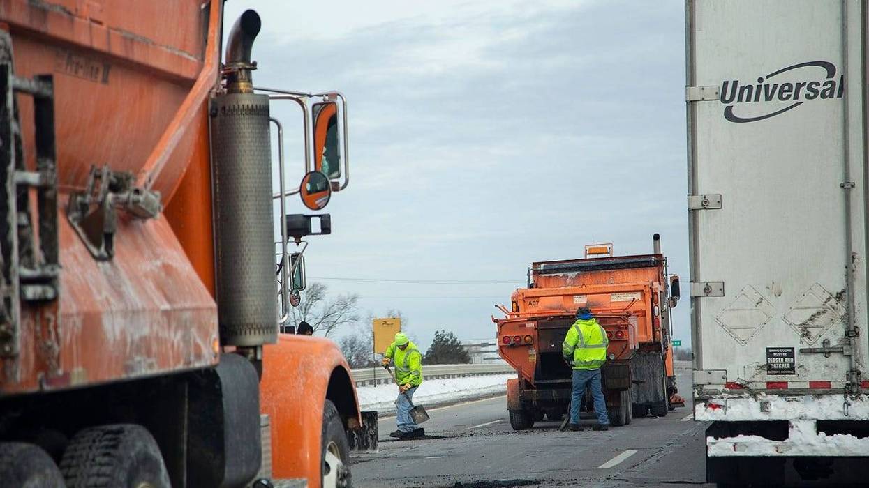 One driver pulled off to the side of the freeway soon turned into several and then almost a dozen vehicles dealing with flat tires after a gigantic crack on I-696 opened up in Oakland County on Wednesday morning.