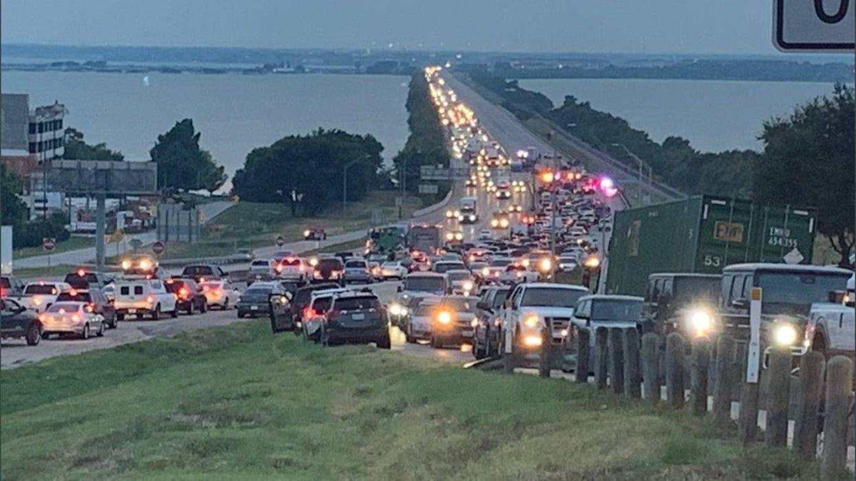 One killed in multi-vehicle crash in Rowlett