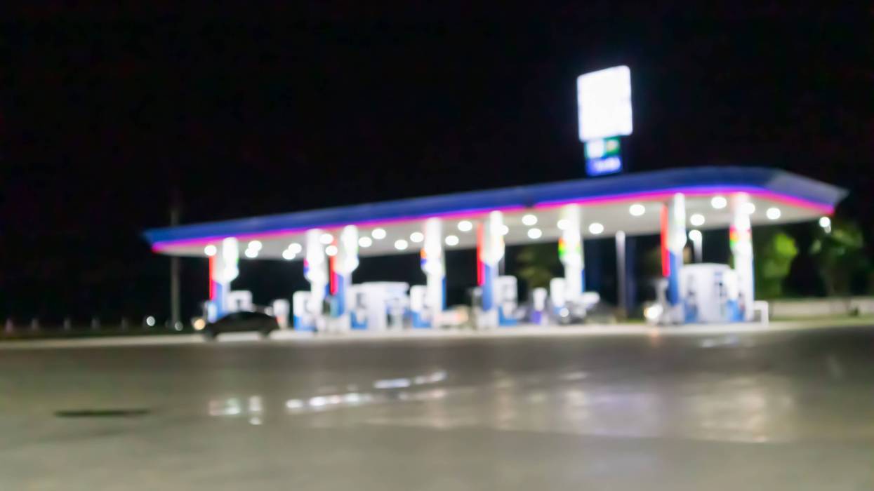 One man is in custody following a dangerous gas station incident near downtown Detroit that saw response from not only police officers, but also the bomb squad on Monday night.