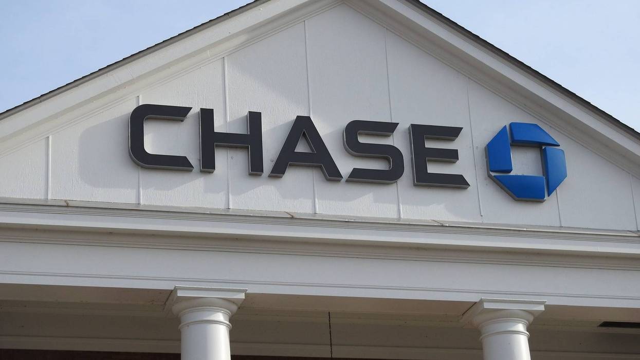 One man was arrested by police after he allegedly held up a Chase Bank in Wixom on Wednesday afternoon.