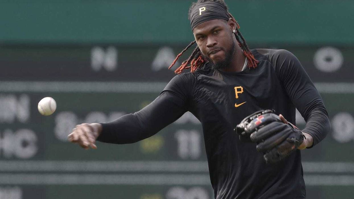 Oneil Cruz in fielding practice