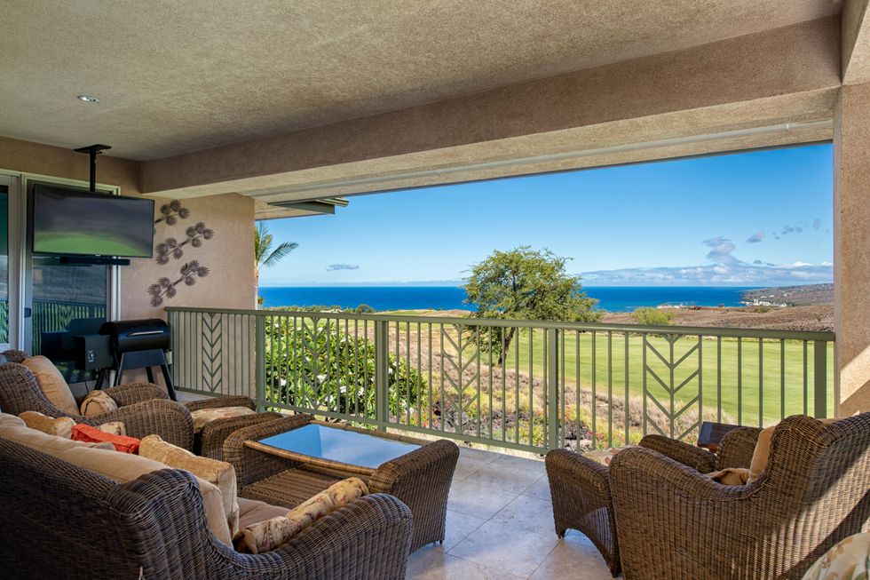 Outdoor view of Terry Bradshaw