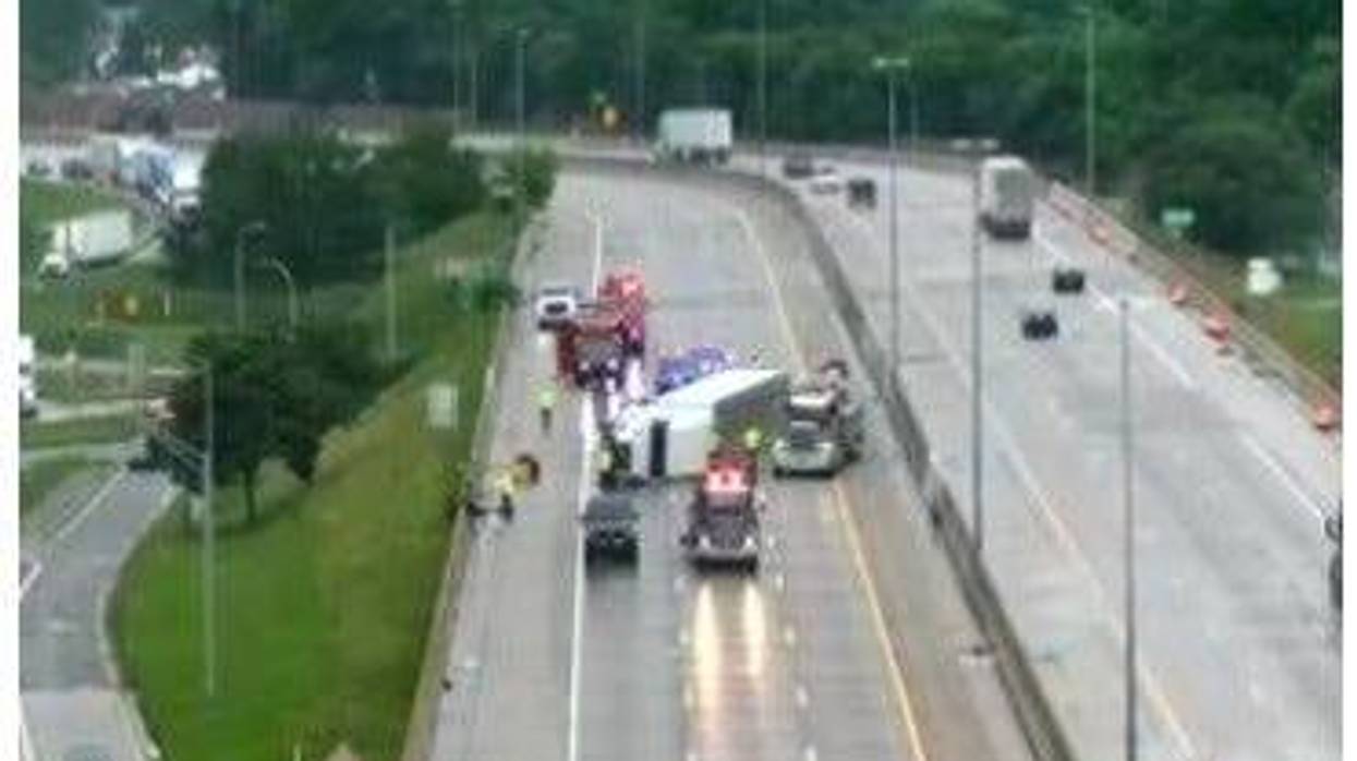 Overturned semi on I-75