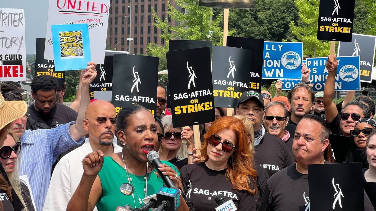 Pa. Sen. Vincent Hughes and actresses Sheryl Lee Ralph and Lisa Ann Walter, of “Abbott Elementary,” join dozens of SAG-AFTRA union members and supporters