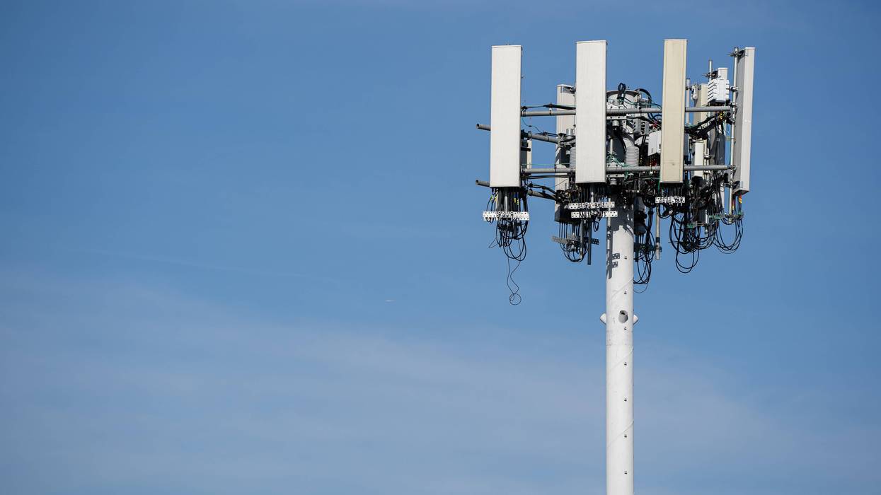 Parents and school district officials clashed during a meeting held Thursday night over a cellphone tower and generator that suddenly appeared in an unlikely location — right on top on an elementary school.