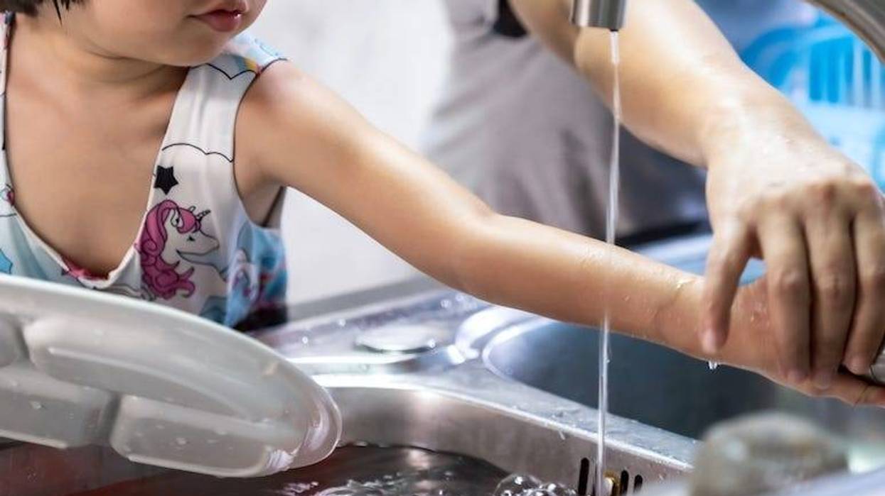 Parents, Child, Washing Dishes, Dishes, Sink