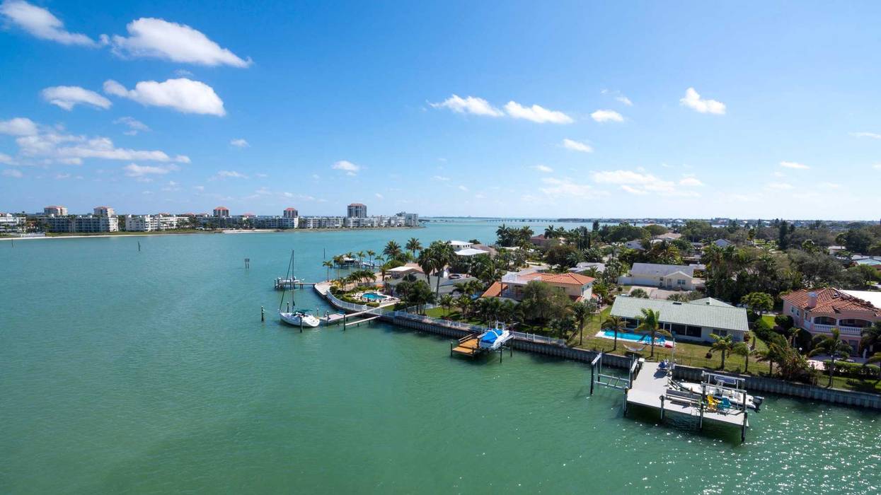 Pass-a-Grille channel and islands of Isla del Sol and Vina del Mar on the gulf coast of Florida .