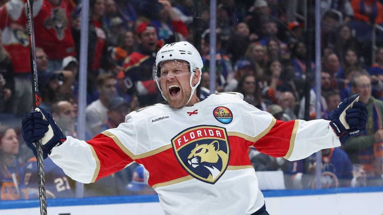 Patric Hornqvist celebrates his goal against the New York Islanders